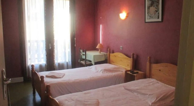 Au Logis de L' Arbizon, Buchen Sie Hotel Ancizan Languedoc-Roussillon