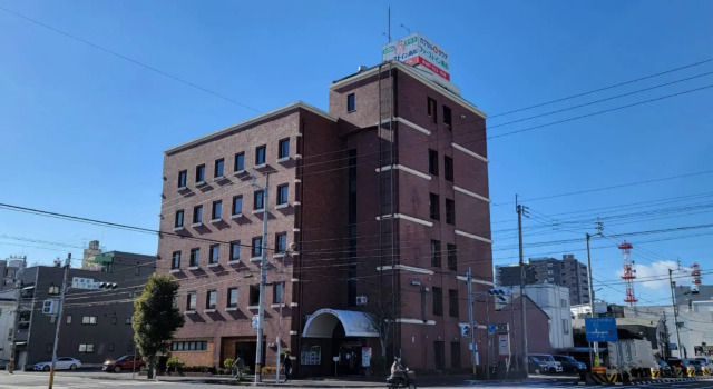 First Inn Takamatsu, Забронировать Отель Отели Такамацу с парковкой, рядом с Sunport Hall Takamatsu, Парковка