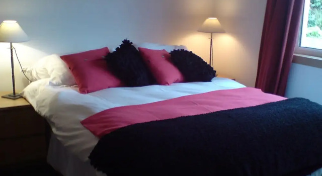 Charming 1-bedroom cottage, Забронировать Дом для отпуска Hurlet Шотландия