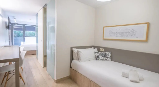 Трёхместный номер с террасой Aparthotel Bcn Montjuic