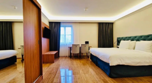Шестиместный номер Sixty Style Chasse Residency Hotel