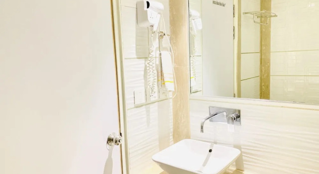 Номер Deluxe Hotel City Empire - New Delhi City Centre