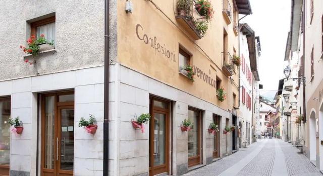 Italianway - Roma 38, Book Hotel Bormio Lombardiet