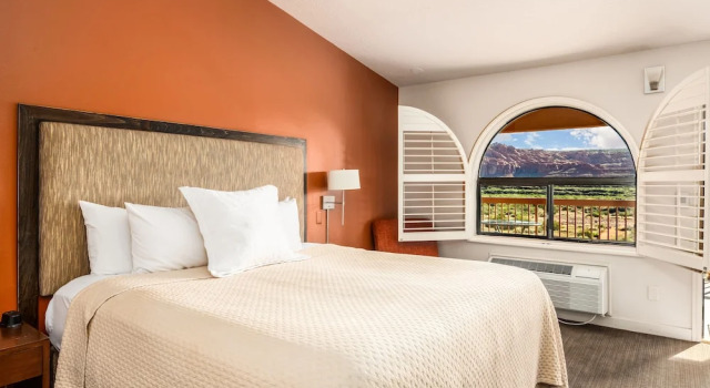 Standard Doppel Zimmer mit Bergblick Red Mountain Resort