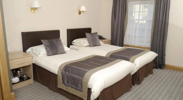 Трёхместный номер Standard Burnett Arms Hotel