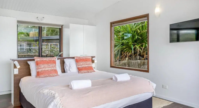 Fuller Holidays - Belongil Beachfront Pavilion, 18 Childe St