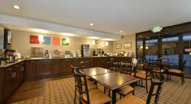 Quality Suites At Evergreen Parkway, Buchen Sie Hotel Evergreen Colorado