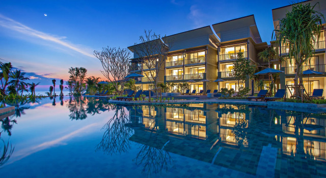 Le Meridien Khao Lak Resort & Spa