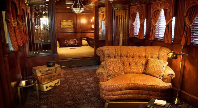 Люкс Grand Rivertown Inn