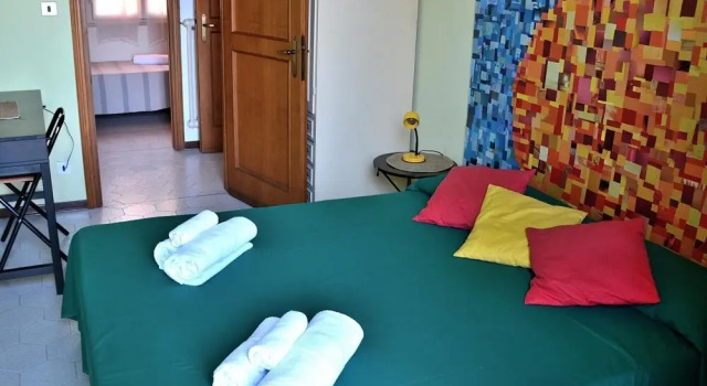 Villa Retr Alle Rossone - Sleeps 7 With Breathless Lake View in Torri del Benaco, Prenota Villa Hotel a Veneto con parcheggio, Parcheggio