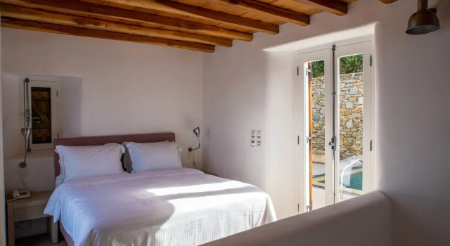 Вилла Villa Ester with Heated Pool & Hot Tub