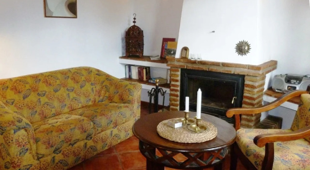 Guest house in a traditional Andalusian country estate, Забронировать Дом для отпуска Виллы провинции Малаги, Вилла