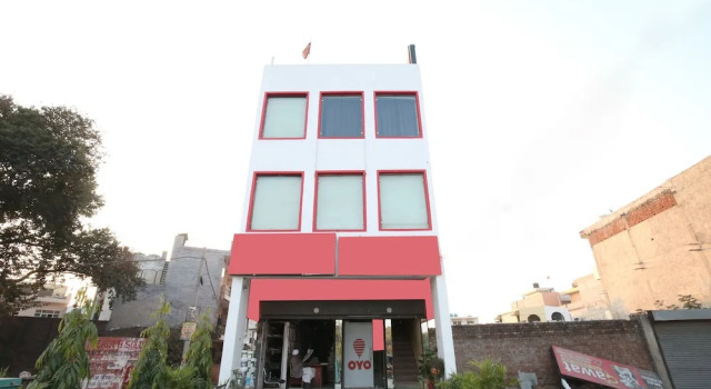 OYO 3004 Hotel Star City