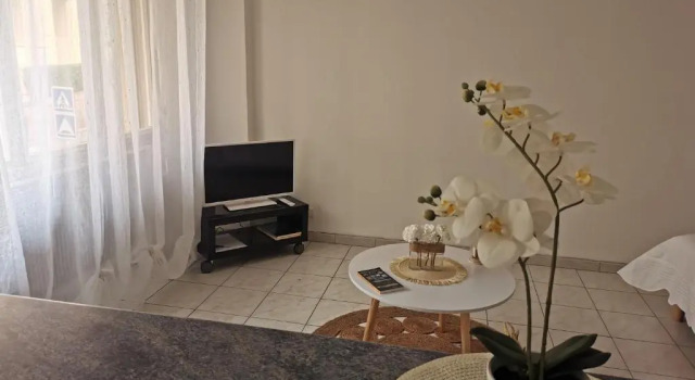 studio de 35m² entre antibes et juan les pins, Забронировать Апартаменты/квартира Апартаменты Антиб, рядом с Antibes Archaeology Museum, Апартаменты/квартира