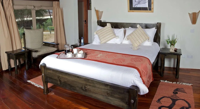 Трёхместный номер Luxury с видом на реку Ashnil Samburu Camp