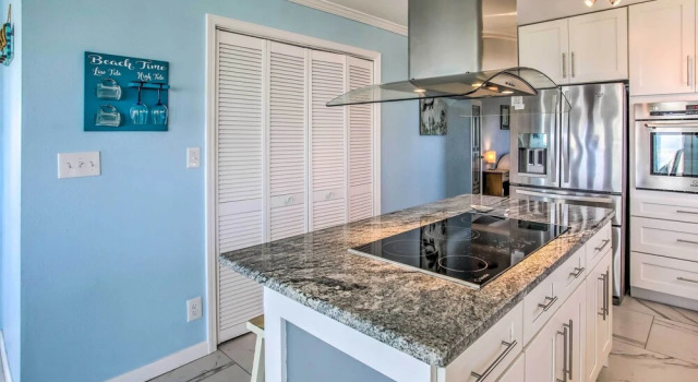 Коттедж Marvelous Oceanfront Home w/ Stunning Views