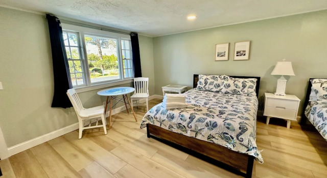 Sandy Neck Motel