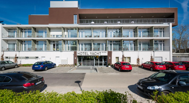 Hotel Yacht Wellness & Business