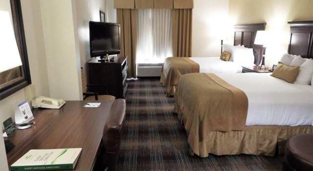 Четырёхместный номер Standard Spark By Hilton Greensboro