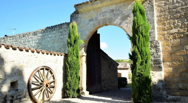Castle 12th century with private pool close to Agen, Réserver Hôtel Bon-Encontre Lot-et-Garonne