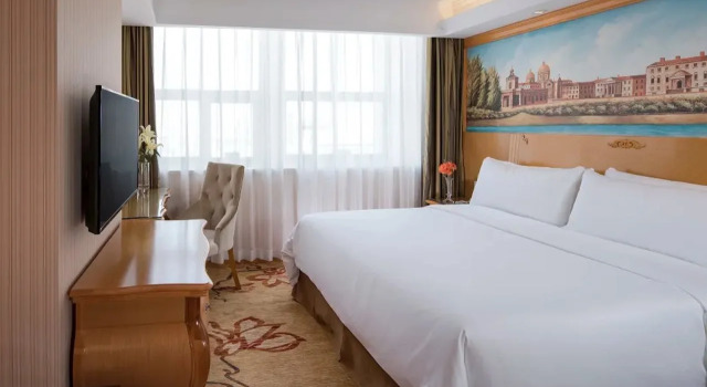 Vienna Hotel(Shenzhen Shajing Jingji Baina), Rezerwuj Hotel Hotele w Shenzhen z parkingiem, Parking