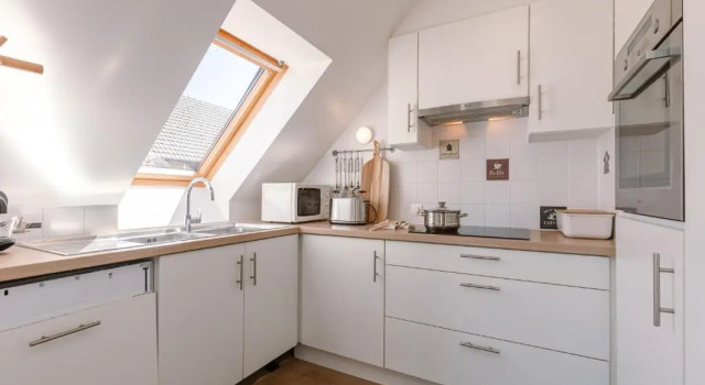 Апартаменты Centrally Located Apartment With Sunny Terrace