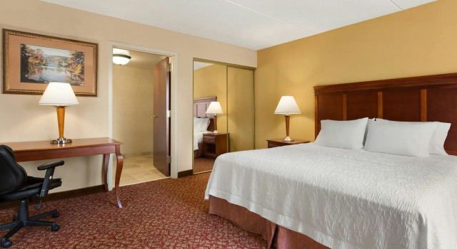 Hampton Inn & Suites Williamsburg Historic District, Varaa Hotelli Williamsburg Virginia