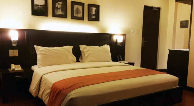 Номер Executive RedDoorz Plus at Hotel Esse