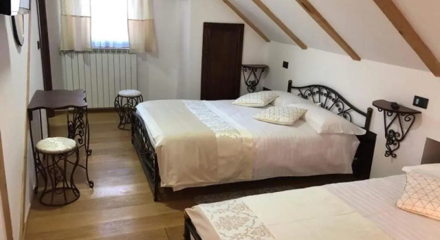 Four S Palace, Varaa Matkakoti Hotellit Carpathians - Romania uima-altaalla, Uima-allas