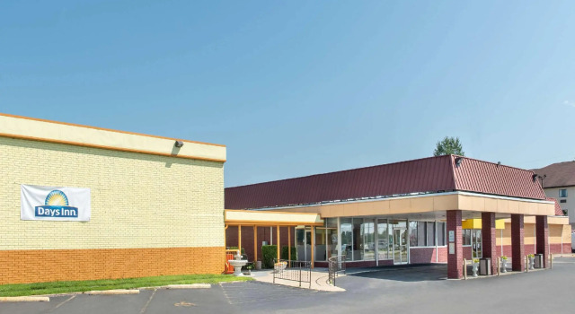 Standard Zimmer Days Inn by Wyndham Salem, IL