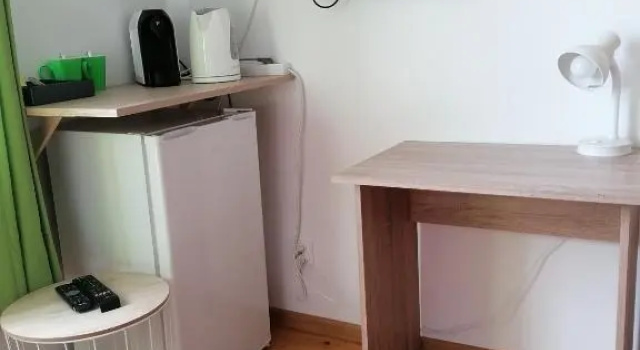 Hostel Tulip - Pokój 4 ze wspólną łazienką i kuchnią, Prenota Ostello Ostelli a West Pomerania, Ostello