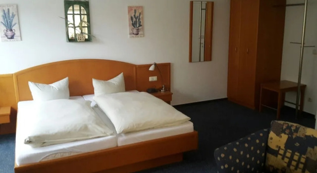 Hotel Kuhfelder Hof, Prenota Hotel Hotel a Garz con parcheggio, Parcheggio