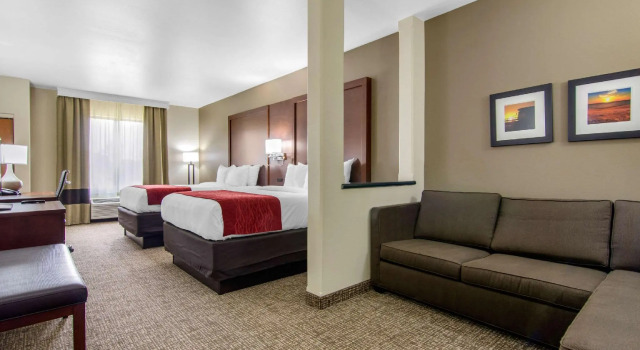 Четырёхместный люкс Comfort Inn & Suites Shawnee - Kansas City