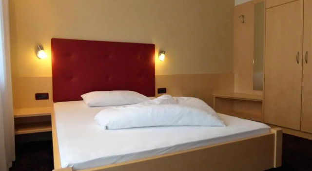 Garni Hotel Sirmian