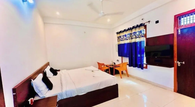 Hotel Aparna Palace
