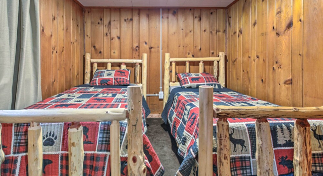 Коттедж Lakefront Minocqua Cabin w/ Dock & Fire Pit!