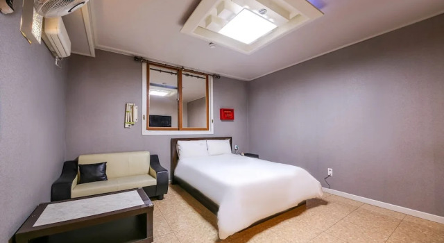 Gwangju Hwajeongdong Noblesse Business, Prenota Hotel Hotel a Gyeonggi-do con parcheggio, Parcheggio