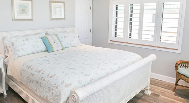 Oceanfront Serenity at Stylish Sea Haven 212, Rezerwuj Apartament Hotele w Saint Augustine Area z parkingiem, Parking