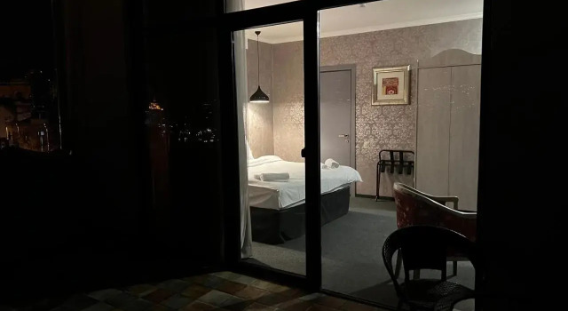 Midnight in Tbilisi, Забронировать Отель Тбилиси Регион Тбилиси, рядом с Концертный зал Тбилиси