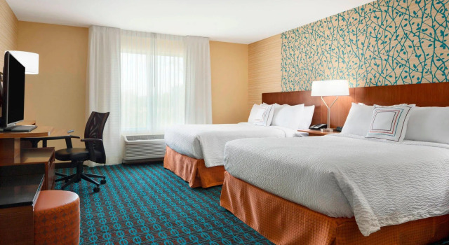 Четырёхместный номер Standard Fairfield Inn & Suites Akron Fairlawn