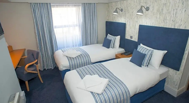 Номер Standard Falcon Hotel