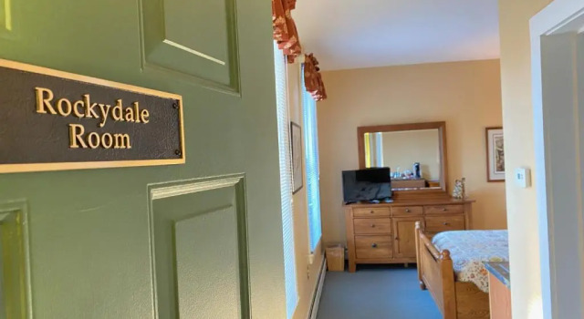 Economy Zimmer Bristol Suites