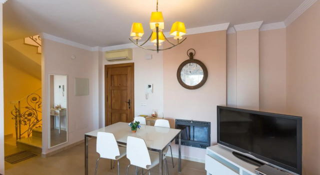 Villa Miguel Franco by Casitas Select, Забронировать Вилла Виллы Нерха, рядом с Tuesday Market, Вилла