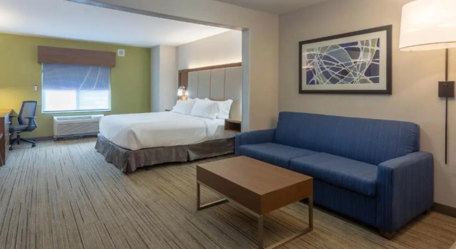 Номер Standard Holiday Inn Express & Suites Milwaukee NW - Park Place by IHG