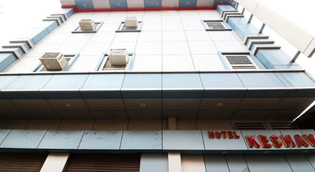 OYO 28331 Hotel Keshav-a Unit Of Ghaziabad Inn, Забронировать Отель Отели Газиабад с парковкой, Парковка