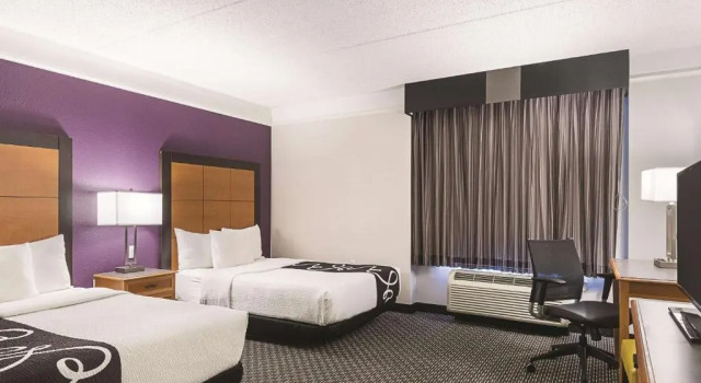 Четырёхместный номер Standard La Quinta by Wyndham Phoenix Mesa West