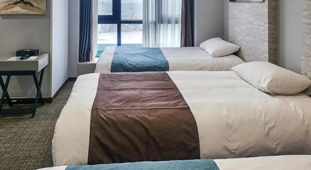 Griffin Bay Hotel