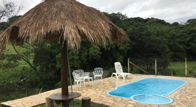 Коттедж Chácara 4 quartos com piscina