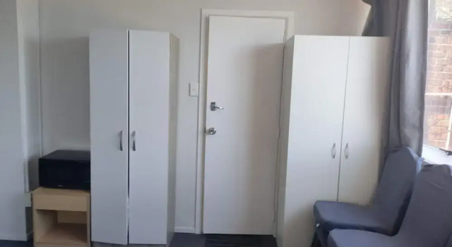 1 Double 1 Single 2 Sofa Beds Suite 2