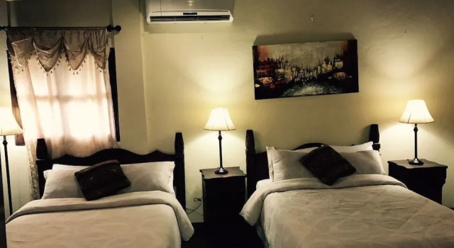 Hostal Santiago De Los Caballeros, Prenota Hotel Hotel a Leon Region con parcheggio, Parcheggio